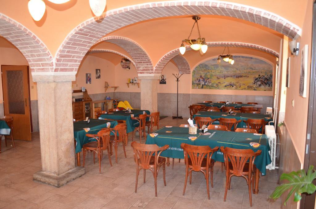 Motorest Penzion Na Bojisti Chlumec  Buitenkant foto